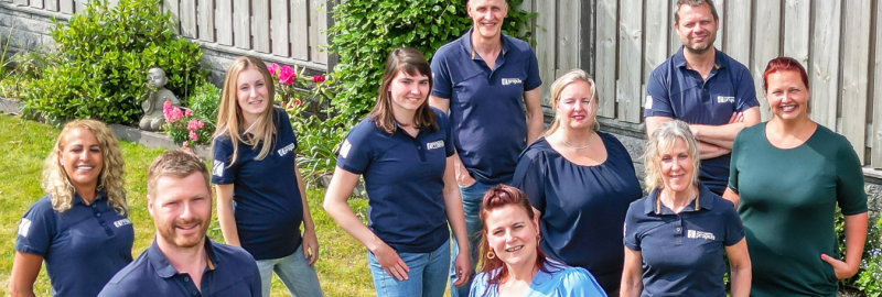 Teamfoto uitsnede.png