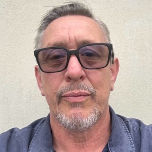 Dr. Simon Spooner (UK – PhD, BSc)